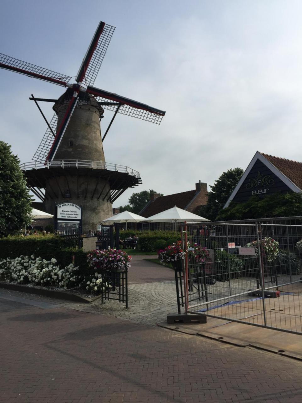 Hotel Prelude Knesselare Bagian luar foto
