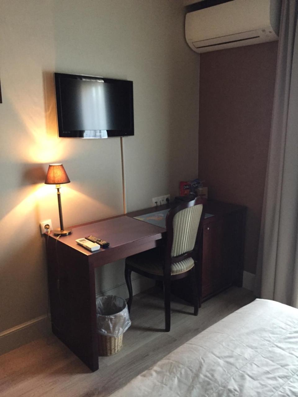 Hotel Prelude Knesselare Bagian luar foto